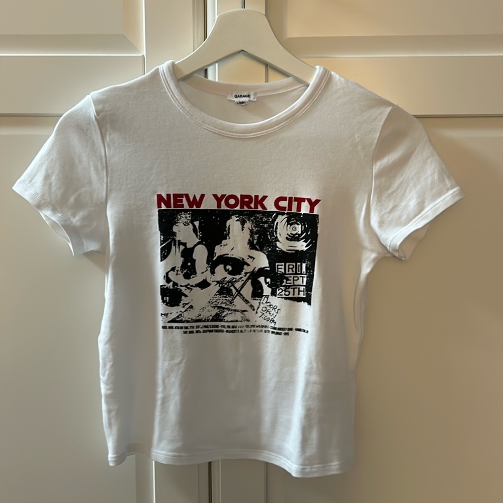 Garage graphic tee size small